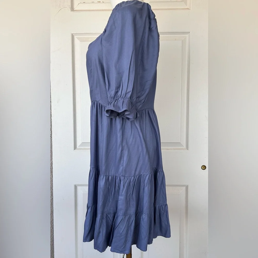 Beyond Words‎ Tiered Puffed Sleeve Soft Queen Anne Neckline Size Large